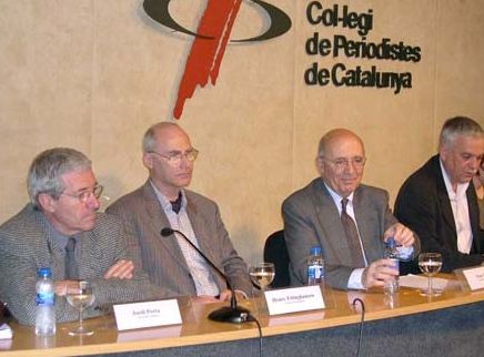 portaimes L'agent Porta avalant el no-retorn dels papers (alguns dels qui l'acompanyen a la taula potser no saben que li fan la feina al PsoE)