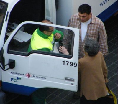 perdoni només vull ldesar això de la bossa groga per a reciclar...
